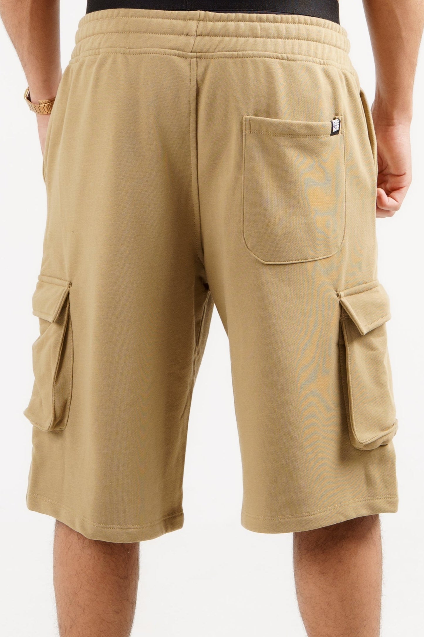 Café ESSNTL Cargo Shorts
