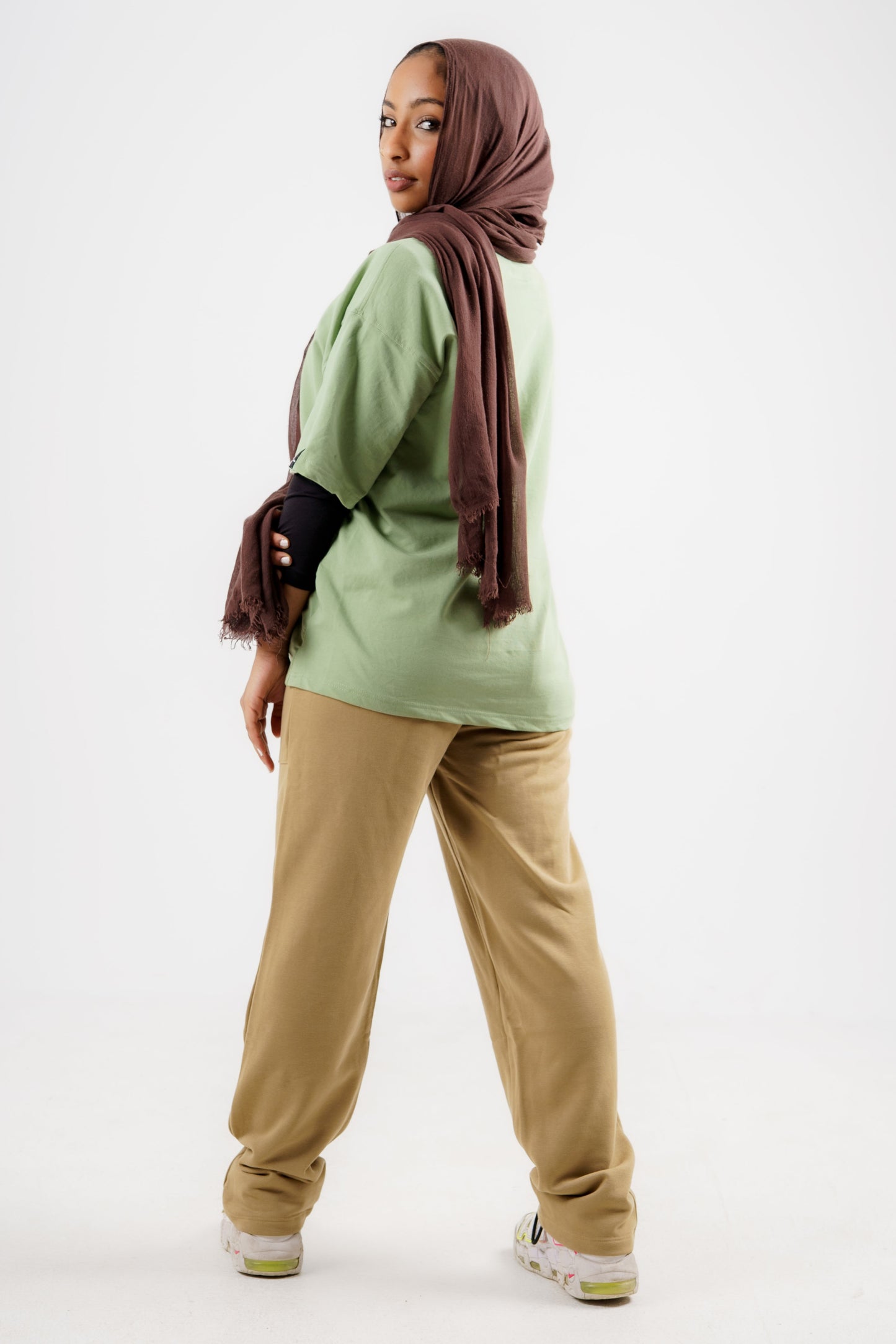 Café Relaxed ESSNTL Pants
