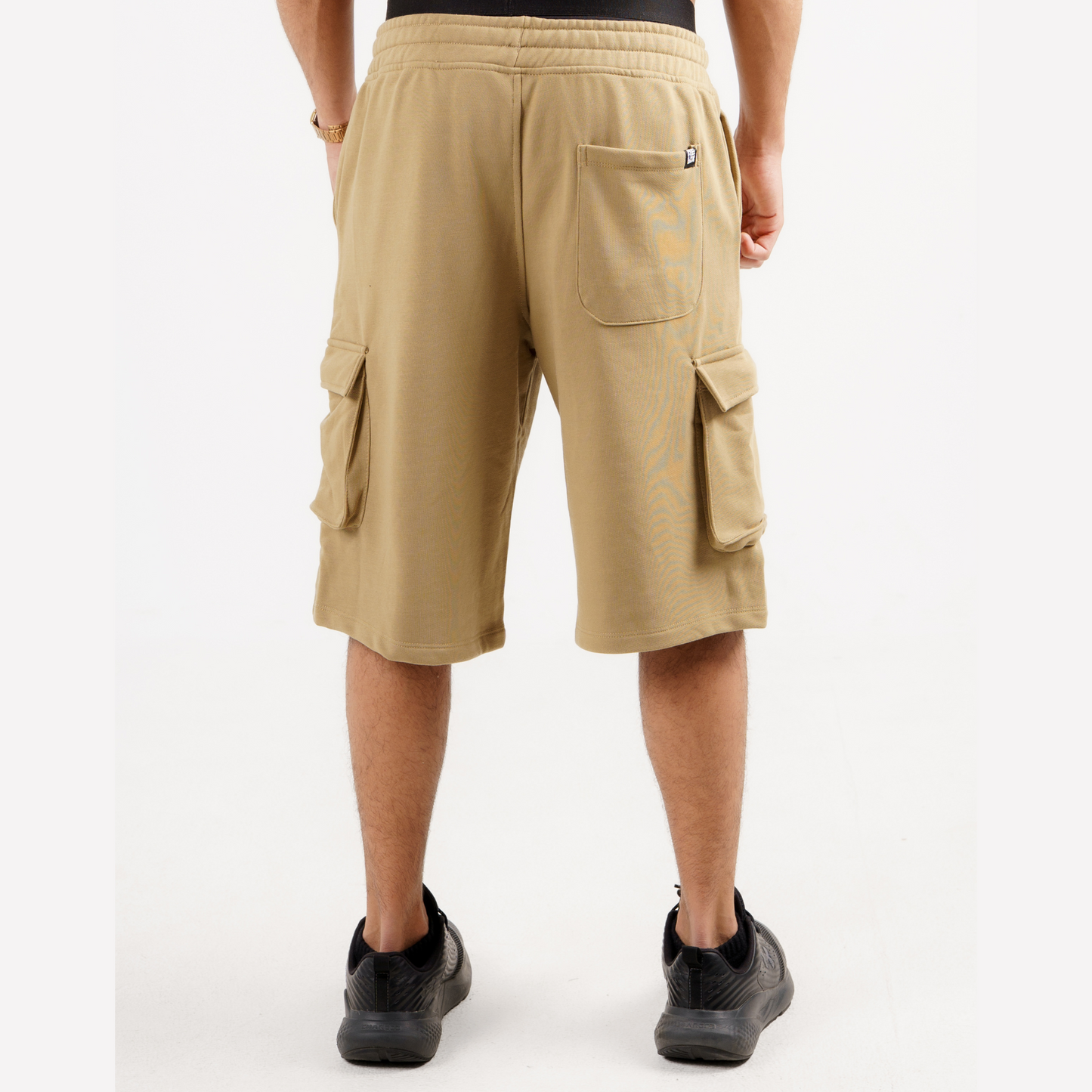 Café ESSNTL Cargo Shorts